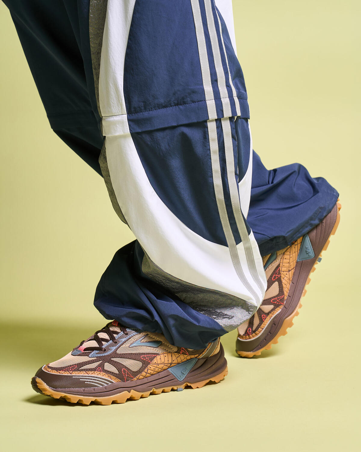 Brooks x STAPLE Cascadia 1 | 1105331D280 | AFEW STORE